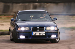 автомобиль BMW E36
